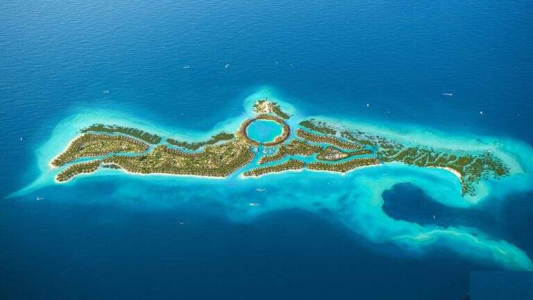 Lahaq Island