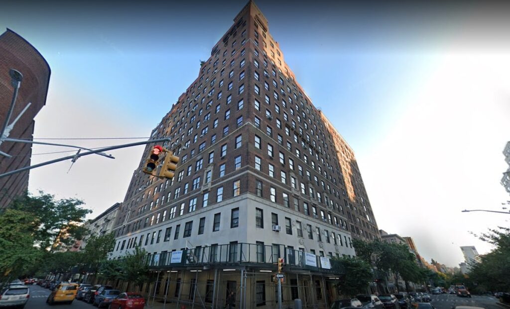 Scarlett Johansson and Colin Jost Buy a Manhattan Penthouse for $13 Million