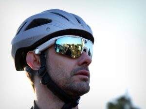 These AI-Powered Smart Glasses Destroy the Meta Ray-Bans with 5-Hour Video Recording
