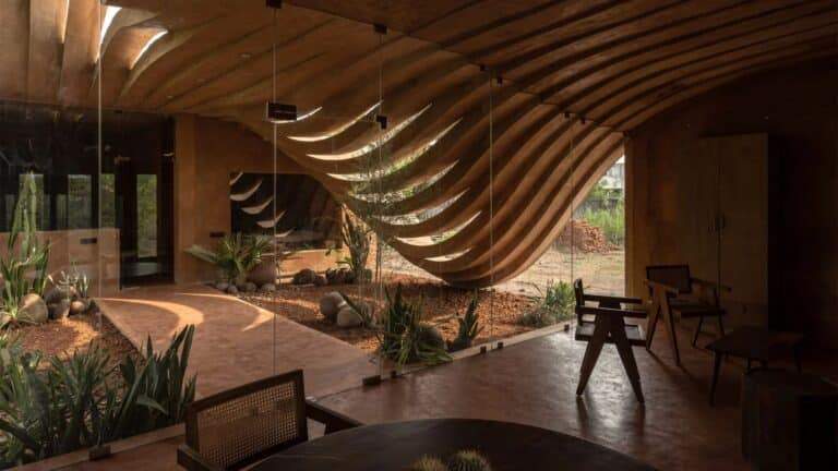 VY Architecture Studio: Wave-Like Concrete Roof in India