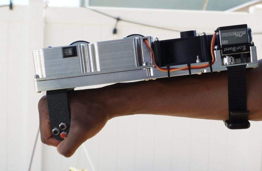 Wrist-Mounted Disc Launcher: A Fusion of Gaming Inspiration and Engineering Innovation