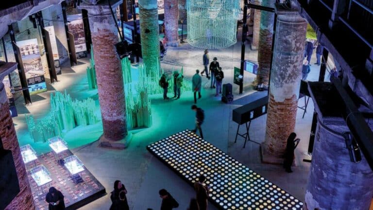 في البندقية ، بينالي الهندسة المعمارية مع الذوق dystopian