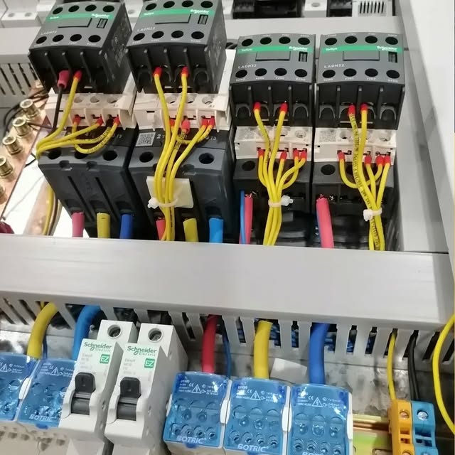 Electrical panel components for electrical systems maintenance