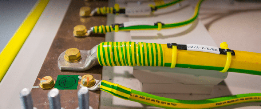 Colored electrical wires connected to earthing rods for improving an electrical earthing system