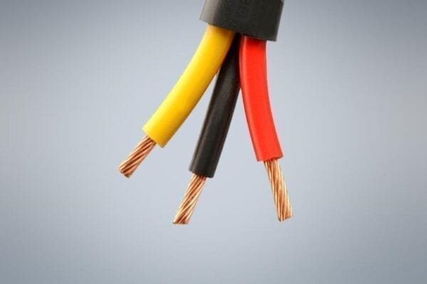 "Electrical wires in various colors used for selecting appropriate cable dimensions in architectural projects"