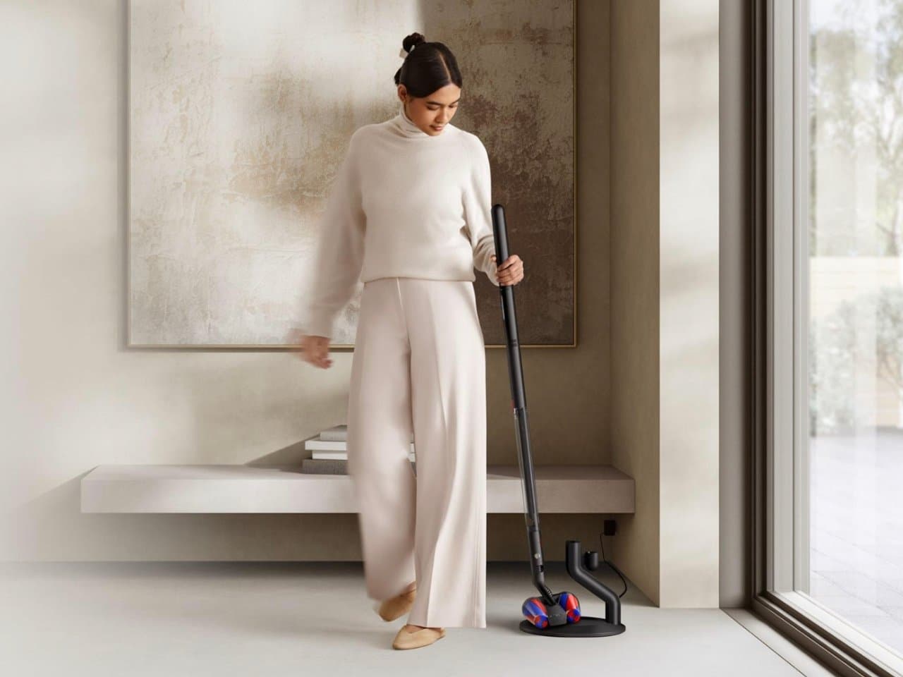 Dyson shows off the slimmest but still powerful vacuum cleaner