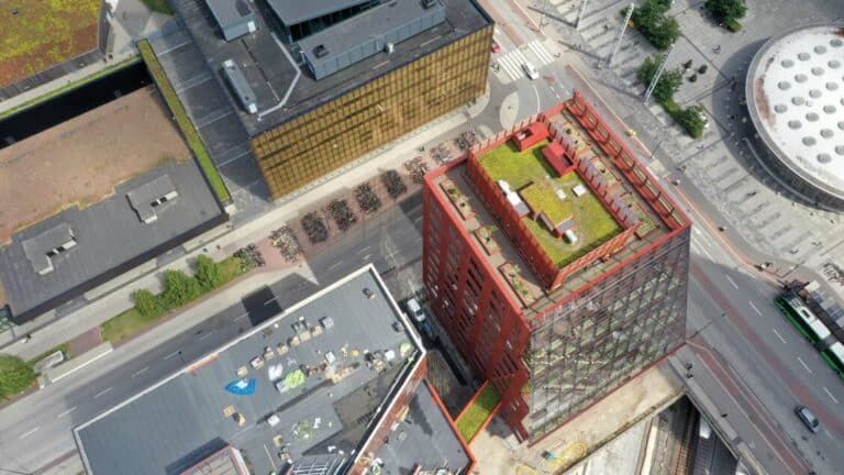 Wingårdhs يصنع برجًا خشنًا مذهلاً في منطقة استدامة متزايدة في مالمو ، السويد