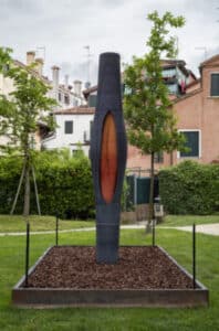 "Close-up of integrated pigments in 3D printed concrete layers at Venice Biennale 2025."
