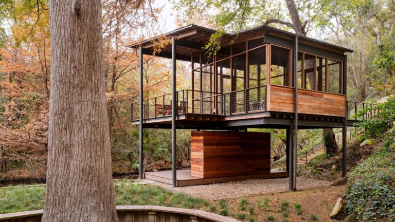 Roost by Furman & Keil: A Birdwatching Pavilion in Texas