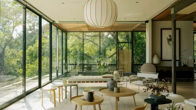 OWIU Renovation of the Glass Ridge House in Los Angeles
