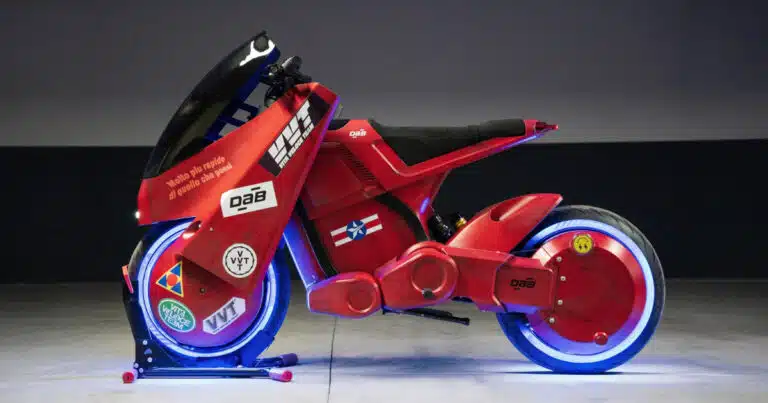 دراجة نارية كهربائية ثلاثية الأبعاد من DAB Motors تأخذ بعد دراجة Shotaro Kaneda في أكيرا

