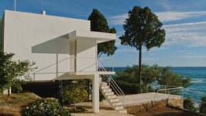 وثائق "e.1027" - معركة Eileen Gray مع Le Corbusier للسيطرة على تحفة الحداثة لها