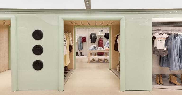 El Depansamento Sculpts يحركه Gen Z الداخلي المتقدمة من متجر Bershka Ibiza الرائد