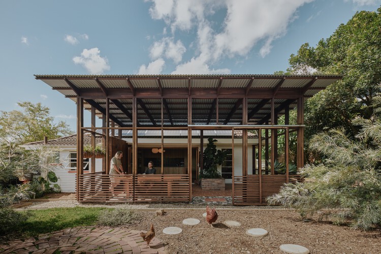 Revitalizing a 1960s Workers’ Cottage: Sustainable Design Meets Smart Renovation