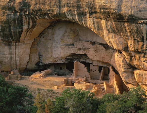 موطن الأناسازي داخل تجاويف صخرية مشمولة بالظل في جنوب غرب الولايات المتحدة