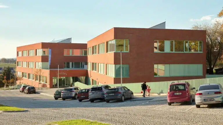 Striking Simplicity: Exposed Concrete Architecture Defines Czech School Design