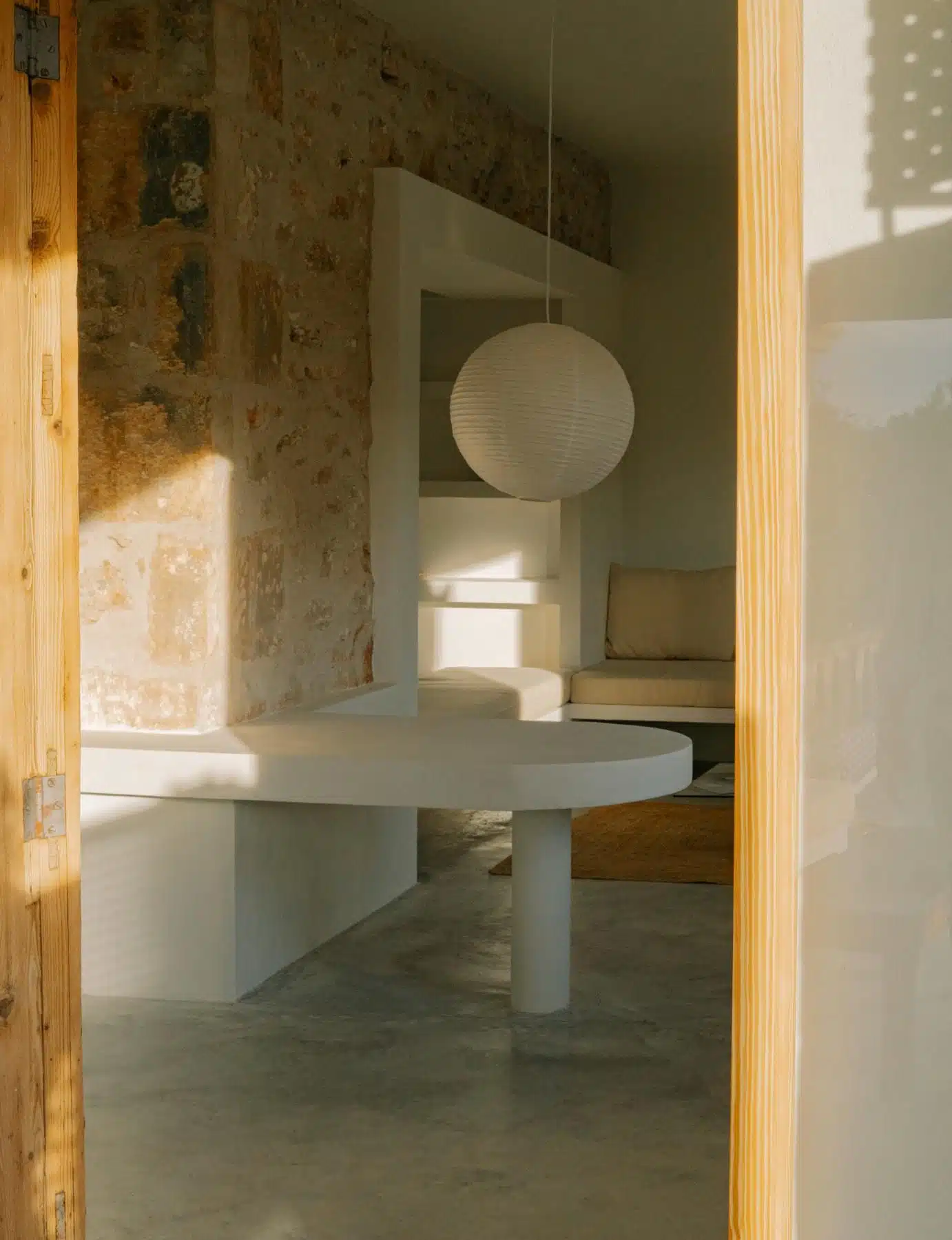 Renovation of a Small Beach House in Mallorca: A Masterpiece Blending Authenticity and Modernity