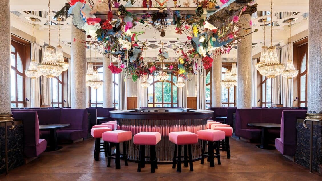 يحصل فندق Basel's Grand Les Trois Rois على تحول من قبل Herzog & De Meuron