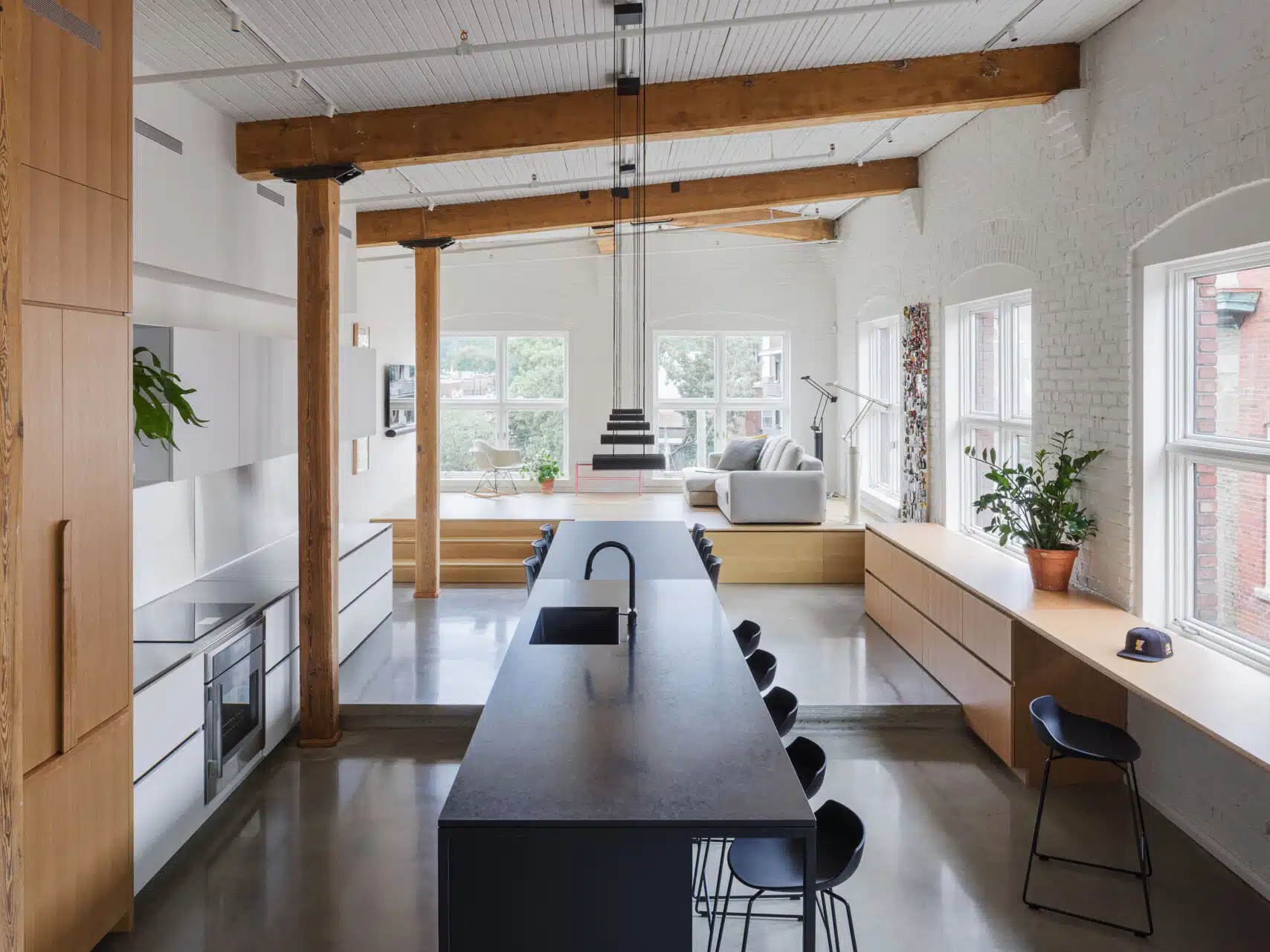 Industrial Elegance Meets Modern Living: Montreal’s Elmire Loft by LA Firme