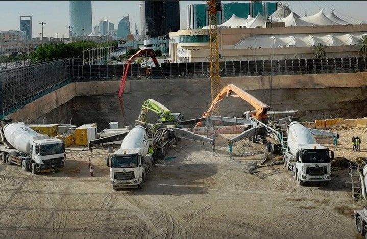 أعمال الأساسات لبرج لا غارا المكتبي بالرياض