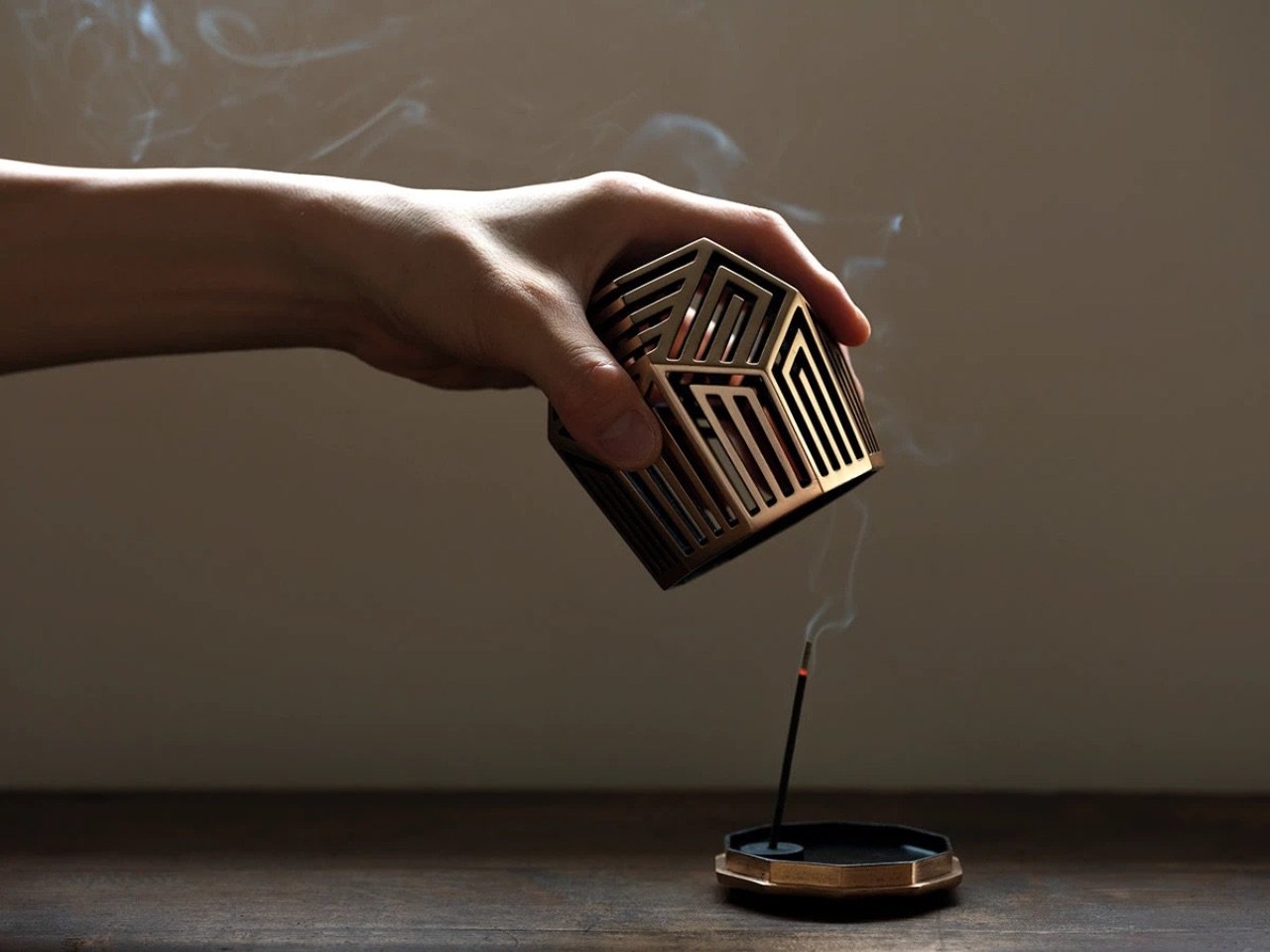 Genji-kō Inspired Incense Burner Merges Timeless Japanese Tradition with Contemporary Design