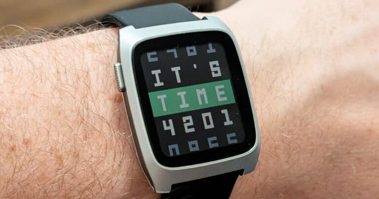 Pebble Time 2 Watch تكشف التصميم النهائي مع شاشة اللمس الإلكترونية والإضاءة الخلفية متعددة الألوان