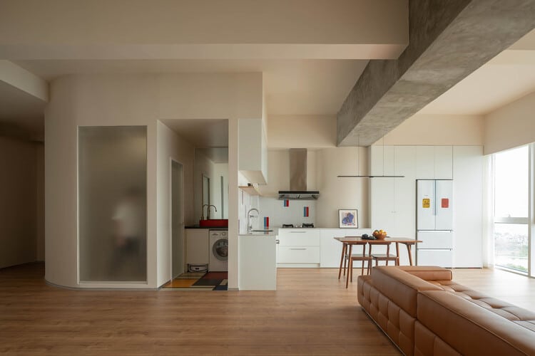 سكاي ميجريتوري بيرد أوبزرفاتوري ريزيدنس: اندماج متناغم بين الطبيعة والعمارة