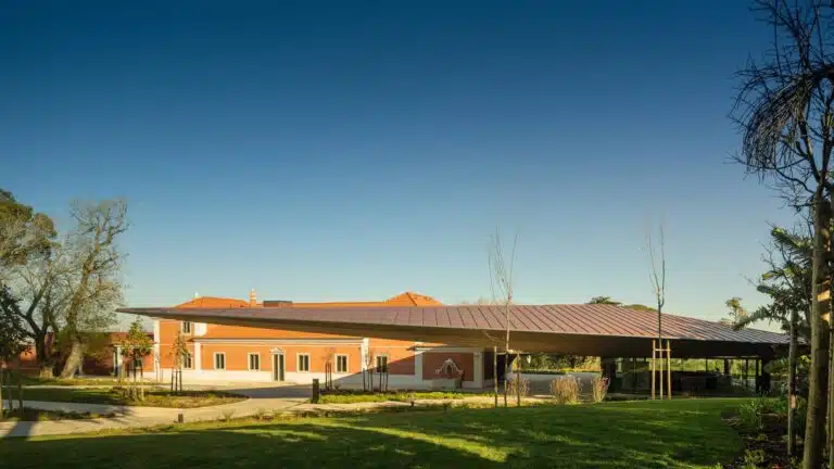 Albuquerque Foundation Gallery in Sintra: Subterranean Slate Meets Steel