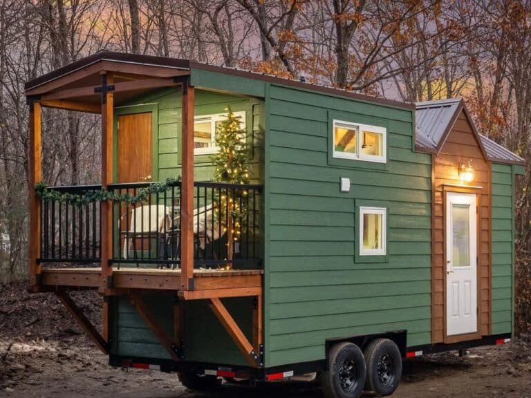 The Spruce Tiny Home: Smart Design Combining Comfort and Space Efficiency