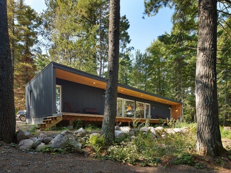 Ely Retreat: Architecture as a Bridge Between Creativity and the Wilderness