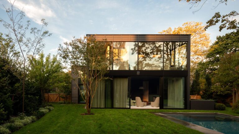 Meadowlark House by Garnett DePasquale: Cedar-Clad Modern Architecture in the Hamptons