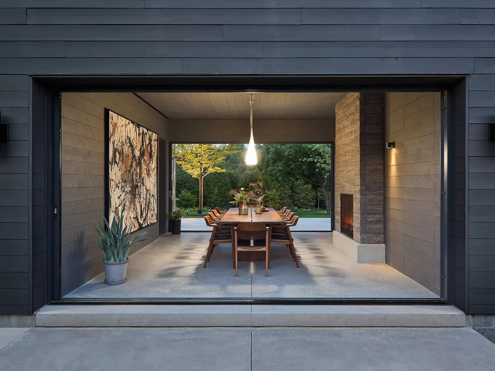 A Modern Farmhouse Retreat in Ontario: Where Elegance Meets Nature