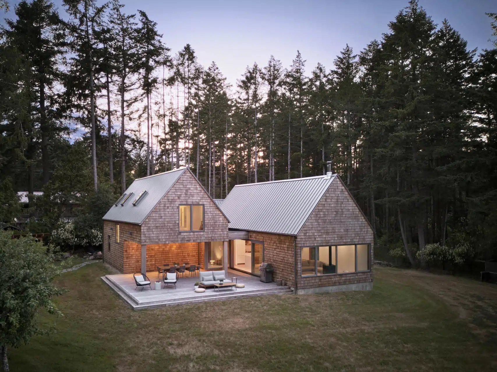 Sandpiper Cabin: Where Modern Design Flows into the Natural Embrace of Hornby Island
