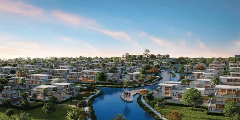 إطلالة بانورامية على مشروع لايف وايز السكني في القاهرة الجديدة مع بحيرات صناعية ومساحات خضراء واسعة