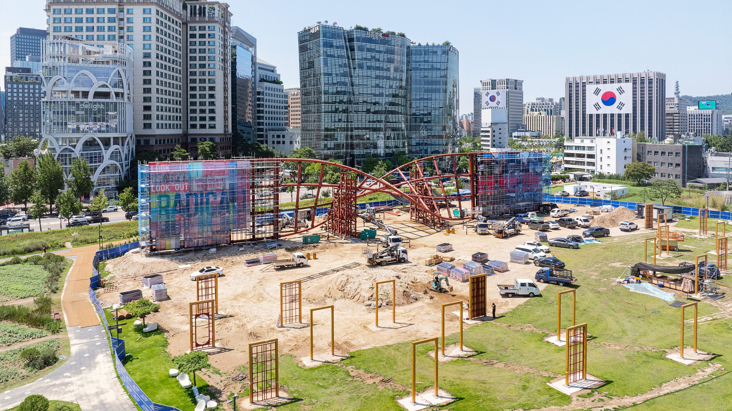 Heatherwick Studio’s Humanise Wall in Seoul: Twisting Architecture into a Public Dialogue