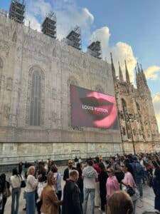 Advertising on the Worship