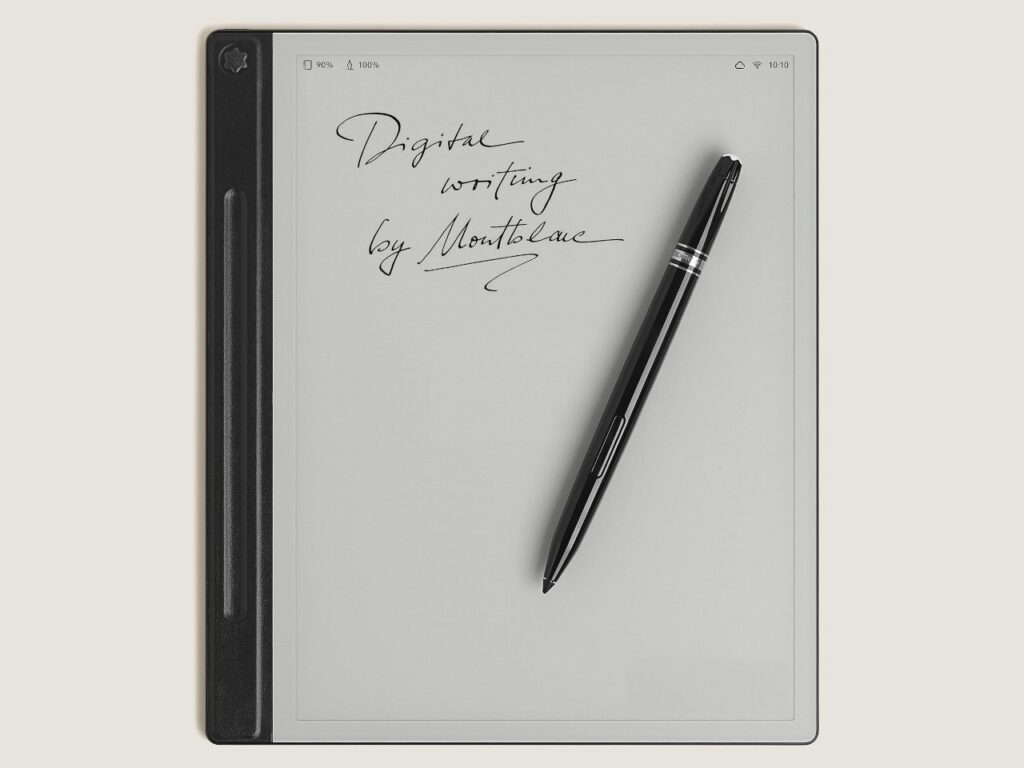 High-resolution E Ink display resembling paper for a comfortable writing experience