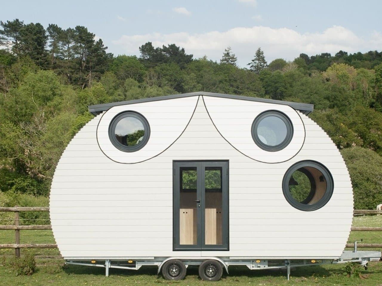 Tiny Binocles tiny houses with rounded windows