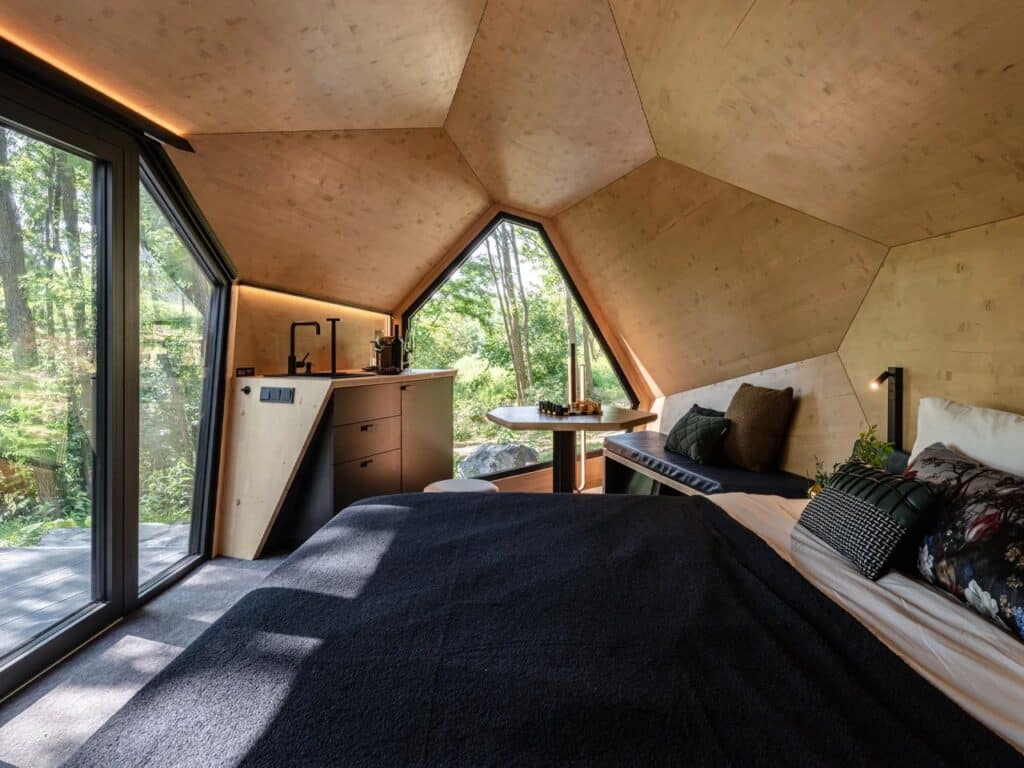 PEBL Grand multi-faceted cabin in a natural setting