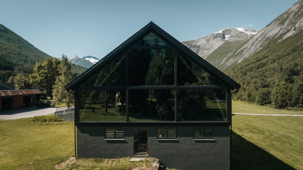 Nikkakjøkken Restaurant by Office Inainn: Timber Insert in a Norwegian Barn