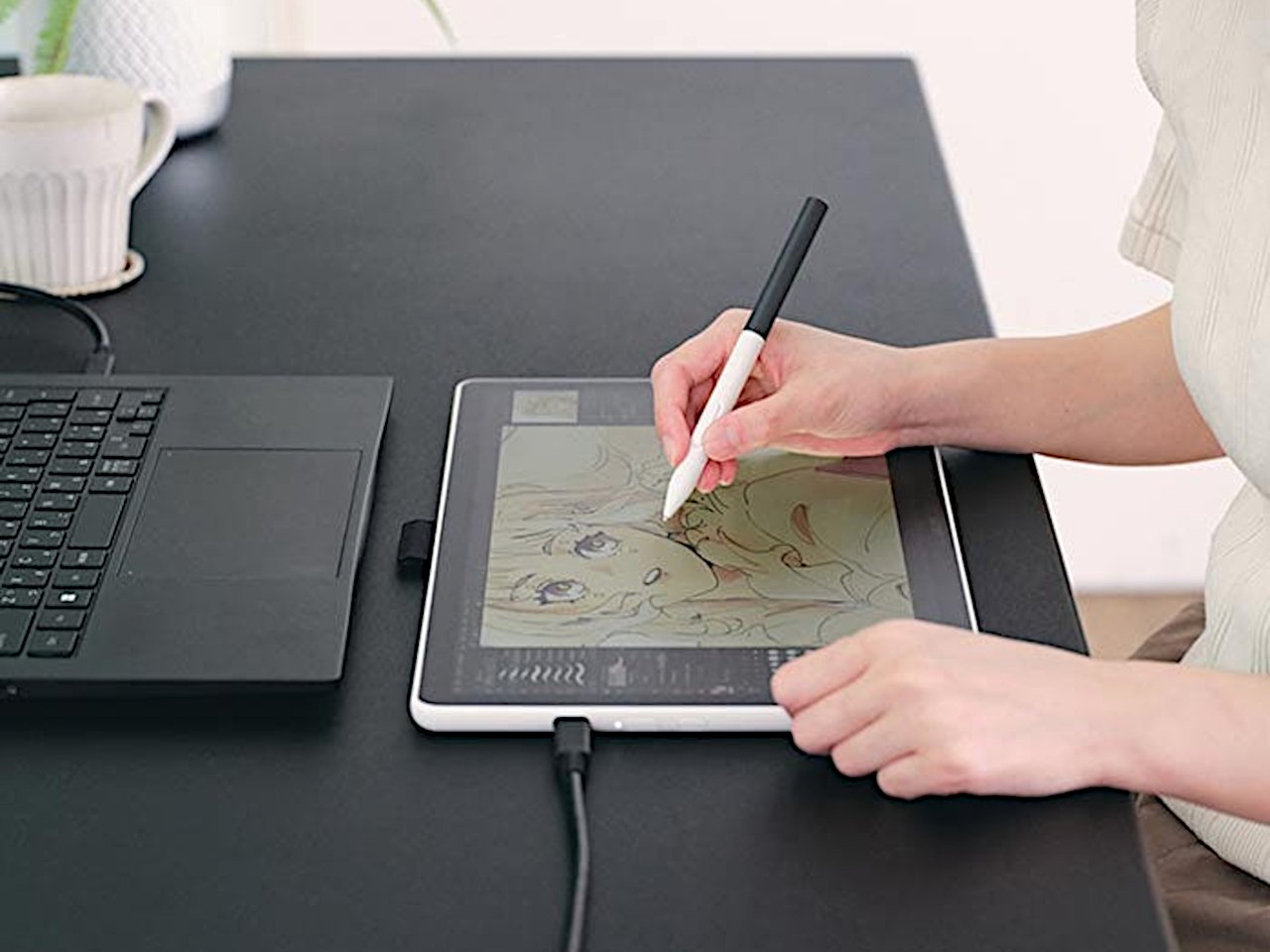 Wacom One 14 display with 1920x1080 resolution and slim bezels.