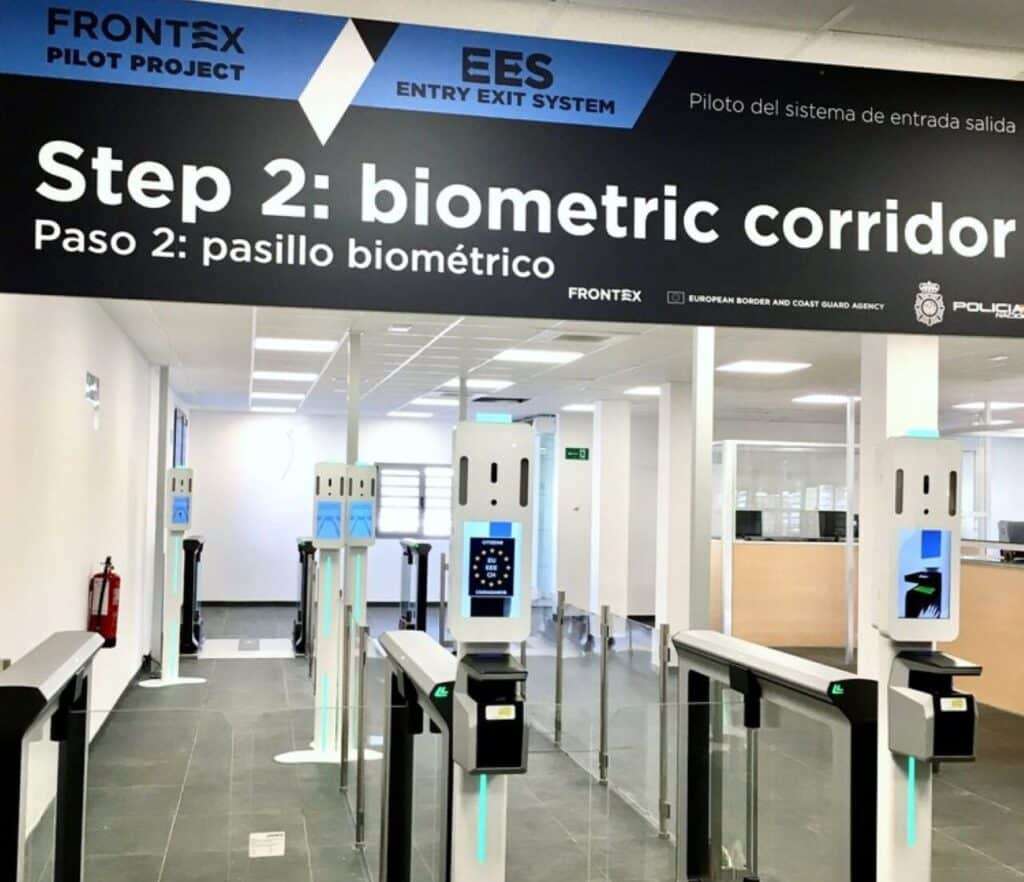 Smart biometric corridor guiding passenger flow at an EU airport