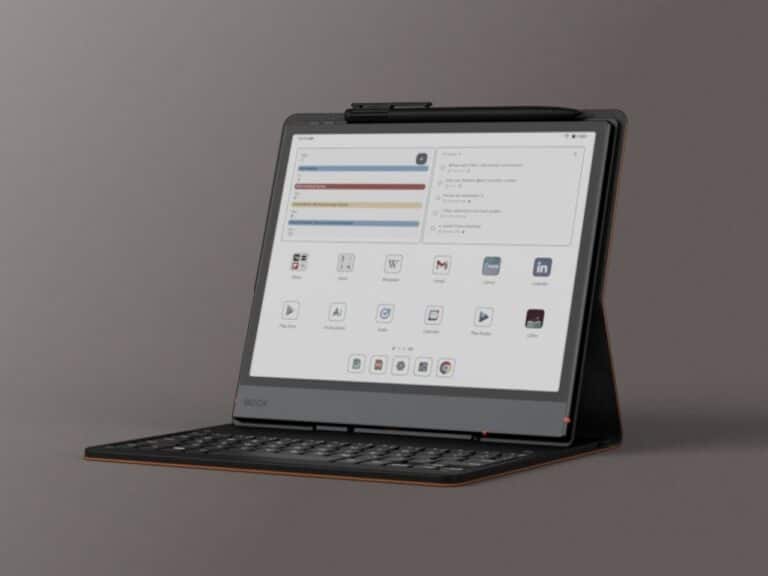 Colored e-ink tablet screen displaying text and eye-friendly colors