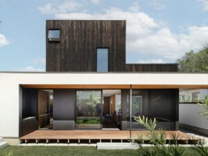 Exterior of the Cupertino Courtyard House with contemporary Japanese design in a quiet neighborhood.