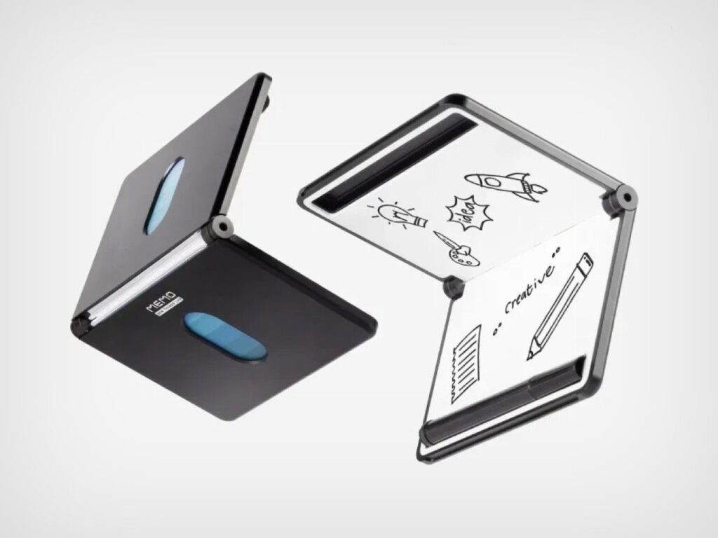 Closed MEMO wallet showing simple and elegant design