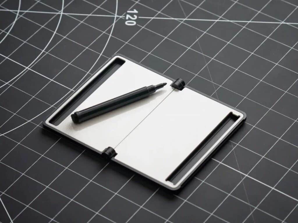 Closed MEMO wallet showing simple and elegant design