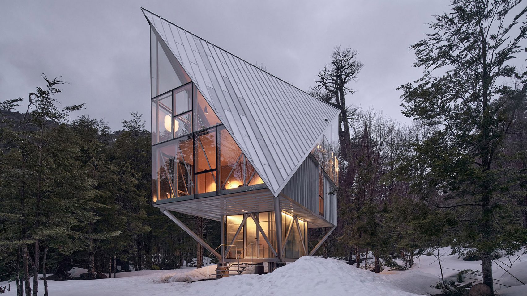 Steel House by Max Núñez Arquitectos in Chile