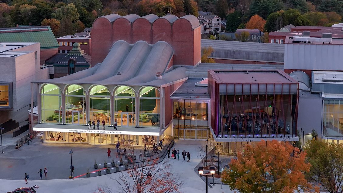 إعادة افتتاح مركز هوبكنز، مركز الفنون المصمم والاس هاريسون في دارتموث، بعد التجديد التحويلي