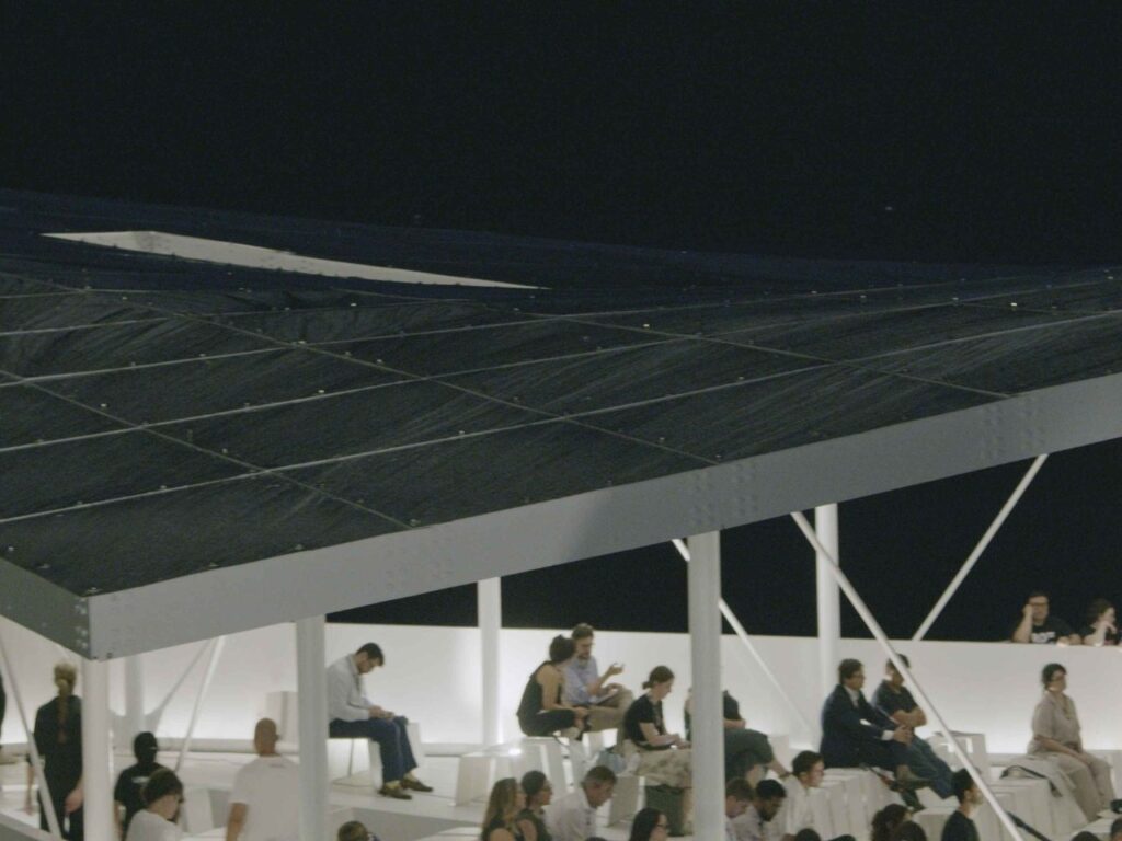 AquaPraça floating platform in Belem, Brazil, demonstrating adaptive architecture, sustainable design, tidal interaction, and climate-responsive features.