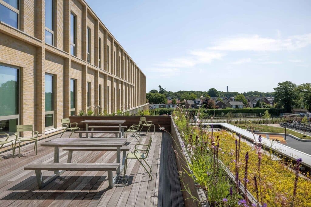 Common circulation areas inside Het Streek Lyceum highlighting open movement paths and flexible learning zones.